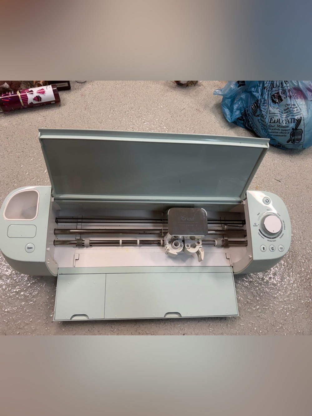 Cricut Electronic Cutting Machine in Mint
